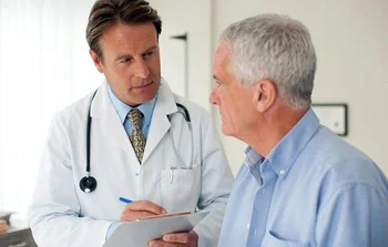 Мужчина на приеме у врача